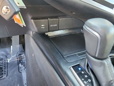Used 2018 Toyota Camry SE FWD image 20