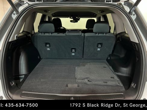 Used 2023 Jeep Grand Cherokee Laredo w/ Luxury Tech Group I image 22