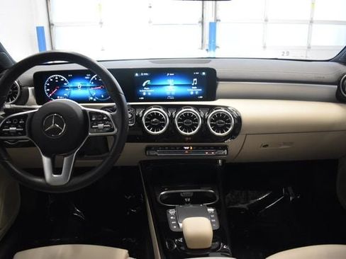 Used 2022 Mercedes-Benz CLA 250 image 5