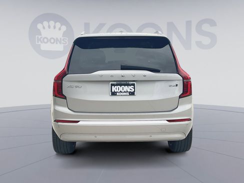 Certified 2025 Volvo XC90 B6 Plus image 5