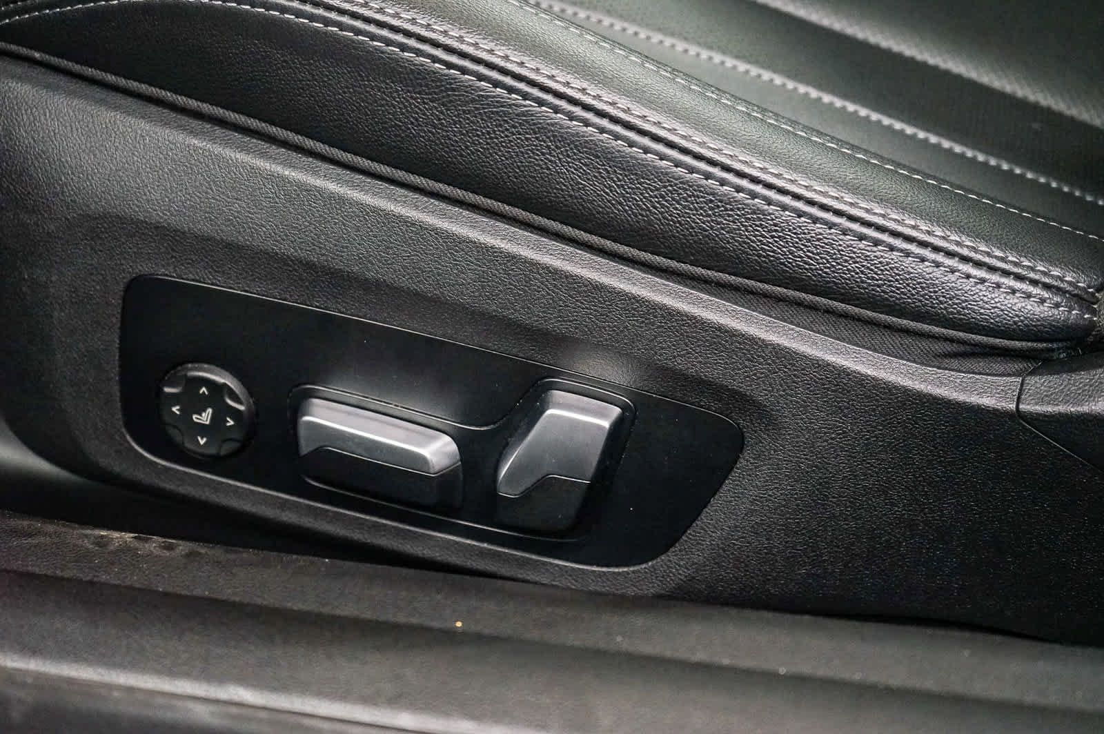 Used 2023 BMW 430i Coupe w/ Convenience Package RWD image 20