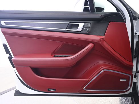 Certified 2023 Porsche Panamera 4 Platinum Edition AWD/4WD image 26