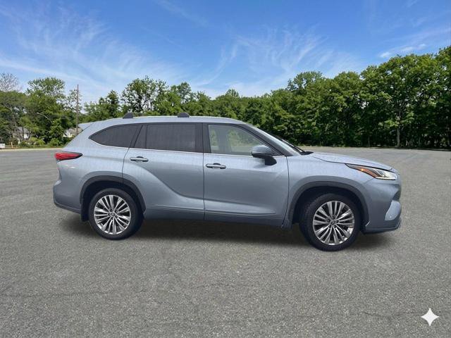Used 2023 Toyota Highlander Platinum AWD/4WD image 5