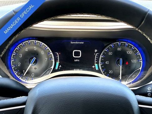 Used 2023 Chrysler Pacifica Touring-L FWD image 24