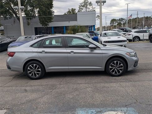 Used 2022 Volkswagen Jetta S image 3