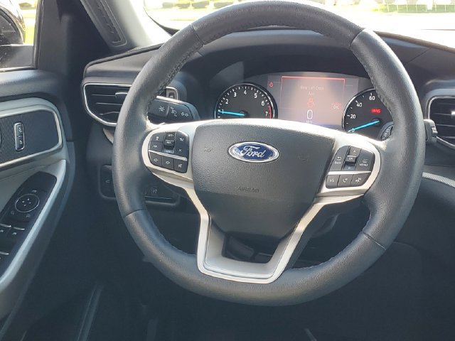Certified 2023 Ford Explorer XLT w/ Equipment Group 202A AWD/4WD image 30