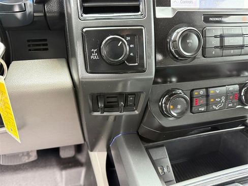 Used 2021 Ford F250 XLT w/ XLT Premium Package image 21