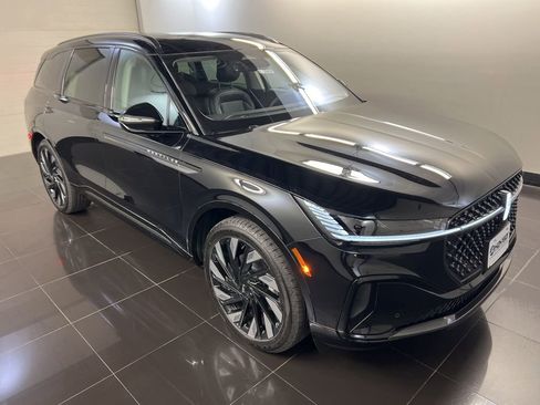 New 2026 Lincoln Nautilus Reserve w/ Jet Appearance Package AWD/4WD image 1