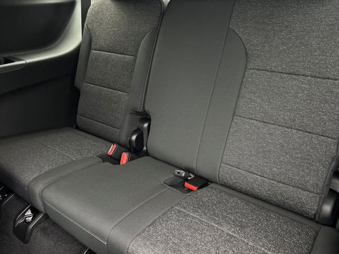 New 2025 Chevrolet Traverse LT w/ Enhanced Driving Package image 17