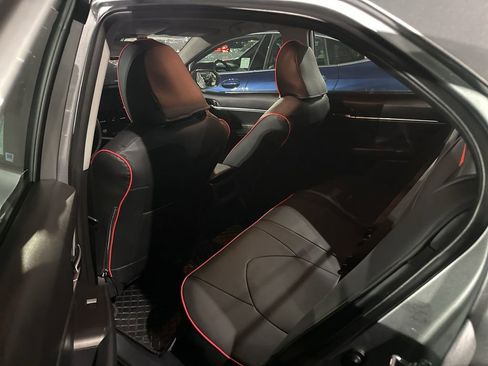 Used 2022 Toyota Camry SE image 7