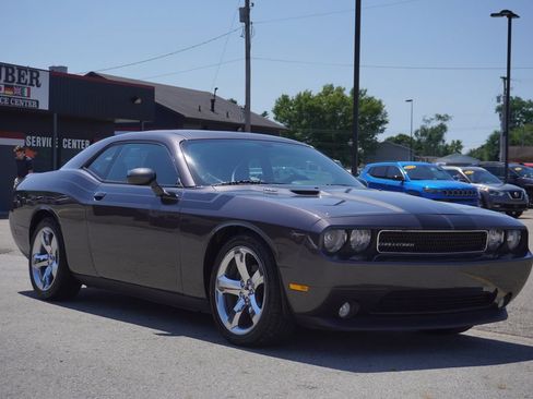 Used 2014 Dodge Challenger R/T Plus RWD image 9