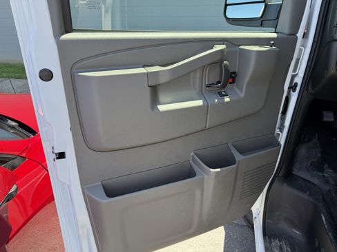 New 2026 Chevrolet Express 2500 w/ Driver Convenience Package RWD image 9