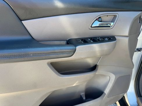 Used 2017 Honda Odyssey SE image 11