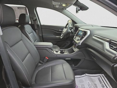 Used 2023 GMC Acadia SLT w/ Elevation Edition image 17