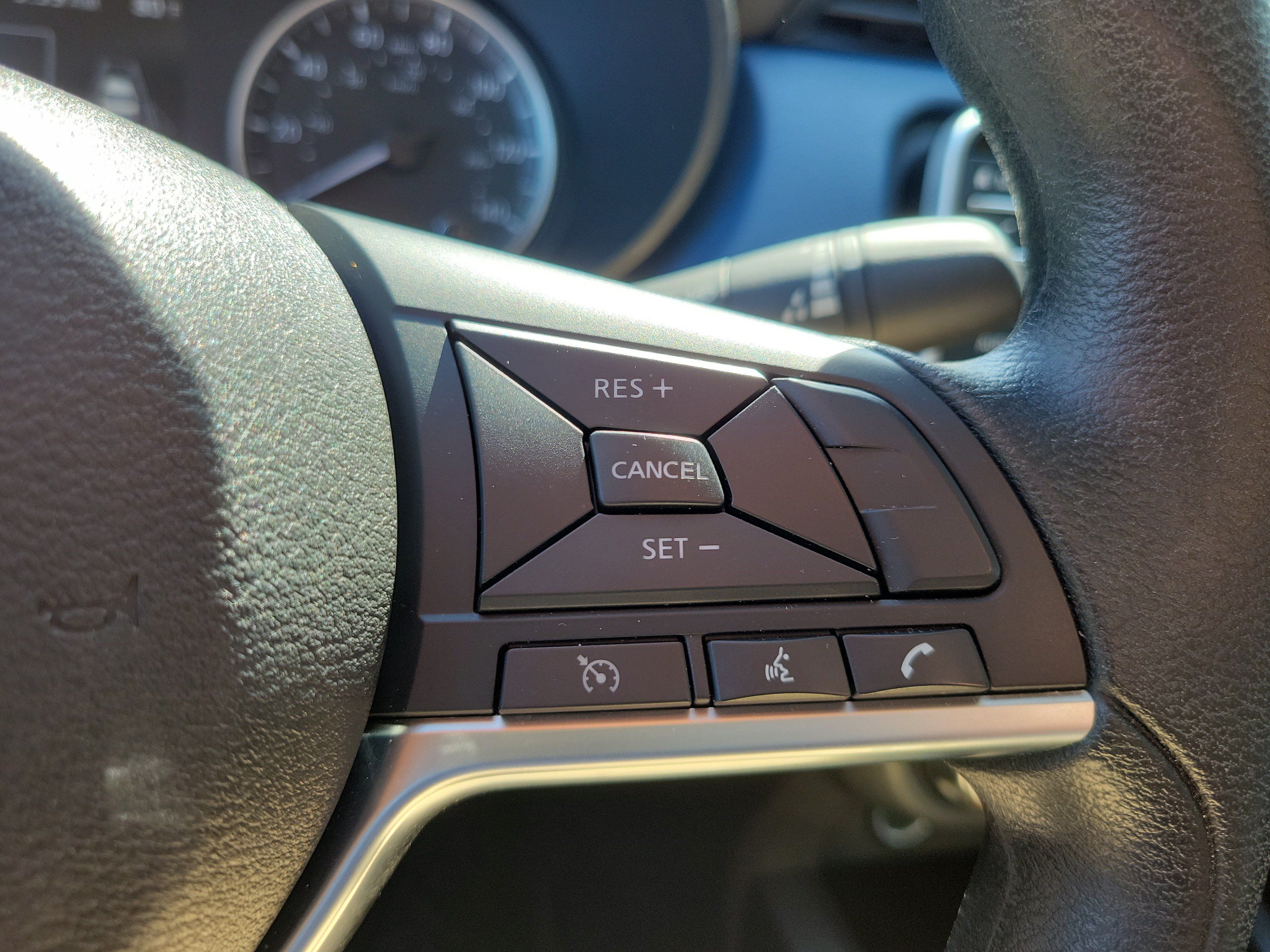 Used 2025 Nissan Versa SV FWD image 17