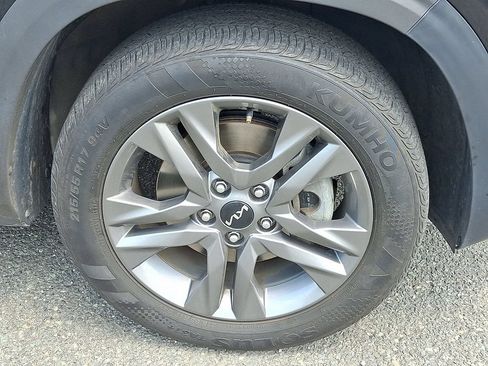Used 2023 Kia Seltos S AWD/4WD image 9