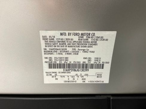 Certified 2018 Ford Taurus Limited FWD image 28