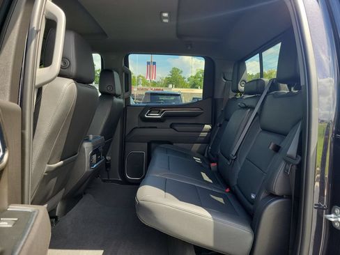 Used 2023 GMC Sierra 1500 SLT w/ SLT Premium Package AWD/4WD image 13