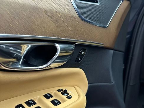 Used 2016 Volvo XC90 T6 Inscription w/ Vision Package image 11