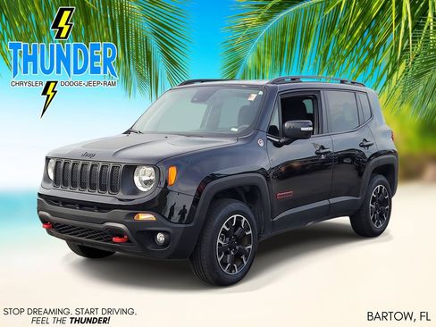 Certified 2023 Jeep Renegade Trailhawk AWD/4WD image 2