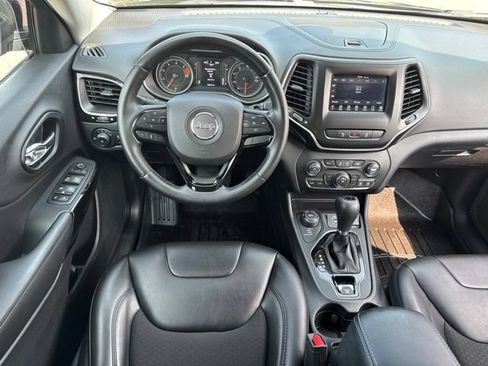 Used 2021 Jeep Cherokee Latitude Plus AWD/4WD image 5