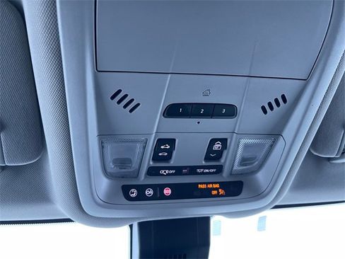 Used 2020 Chevrolet Equinox Premier image 18