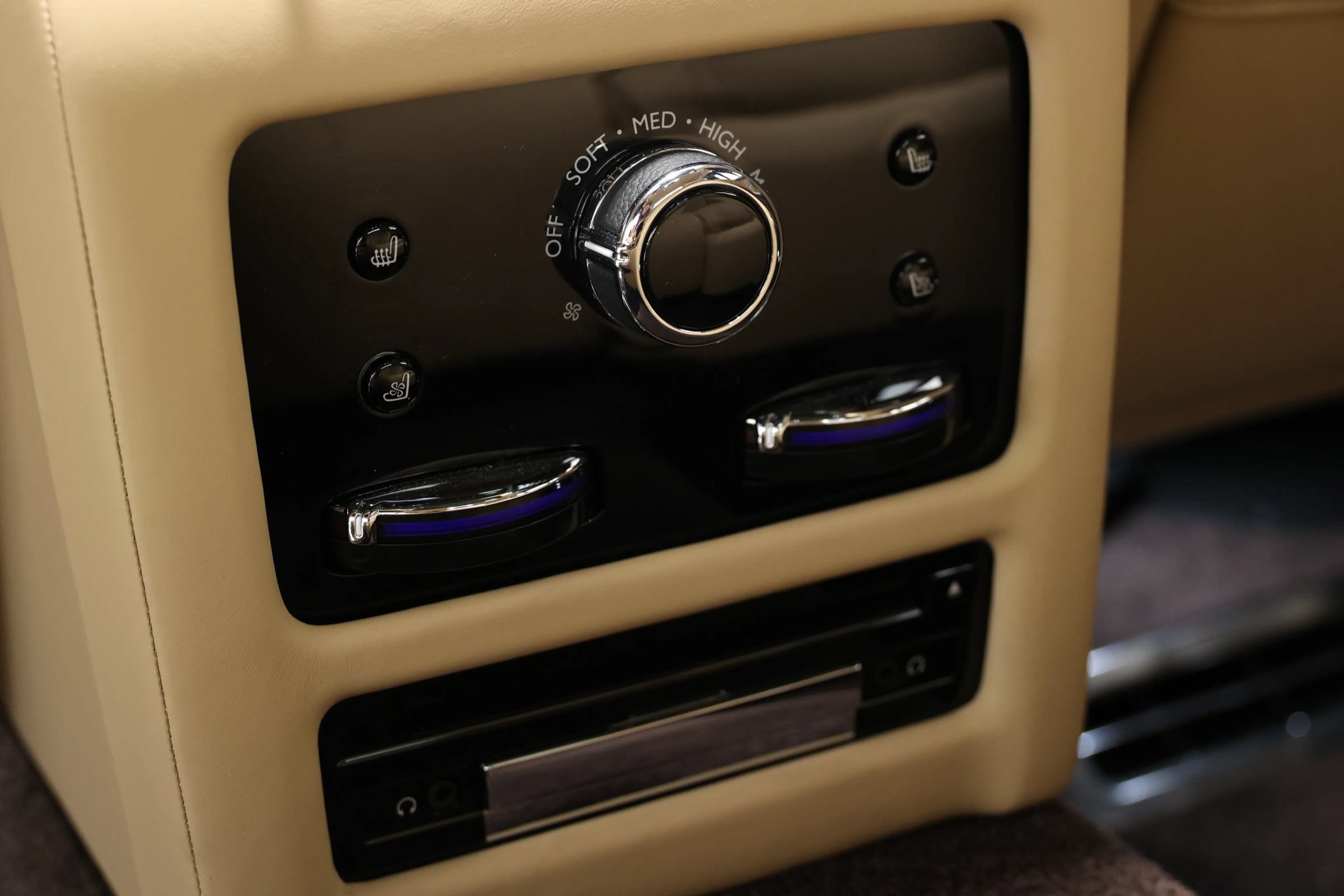 Used 2022 Rolls-Royce Ghost w/ Ghost Package AWD/4WD image 75