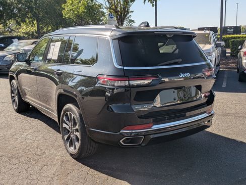 Used 2022 Jeep Grand Cherokee L Overland w/ Advanced Protech Group III AWD/4WD image 7