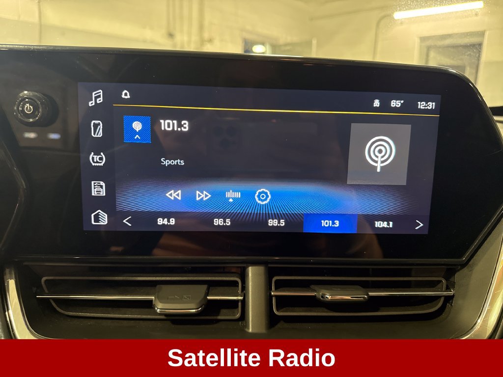 Used 2025 Chevrolet Trax RS w/ Sunroof Package FWD image 13