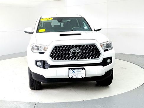 Used 2018 Toyota Tacoma TRD Sport w/ Technology Package AWD/4WD image 8