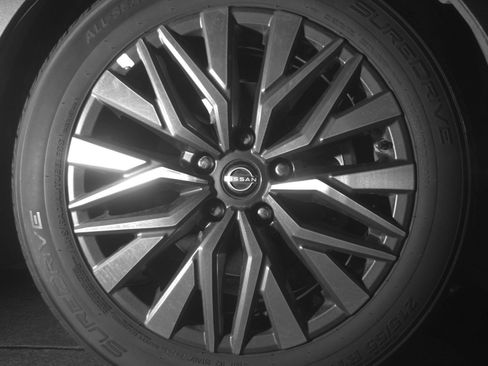 Used 2025 Nissan Altima 2.5 SV FWD image 16
