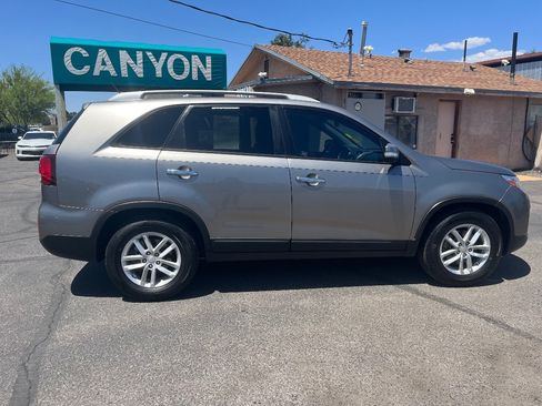 Used 2015 Kia Sorento LX FWD image 3