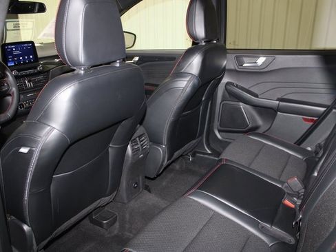 Used 2025 Ford Escape ST-Line image 17