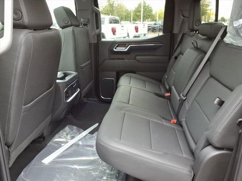New 2026 GMC Sierra 1500 SLT w/ SLT Premium Plus Package image 7