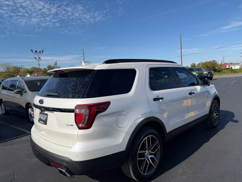 Used 2016 Ford Explorer Sport w/ Equipment Group 401A AWD/4WD image 3