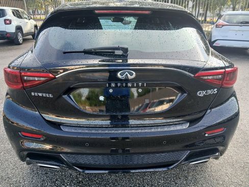 Used 2018 INFINITI QX30 Sport w/ Cargo Package FWD image 6