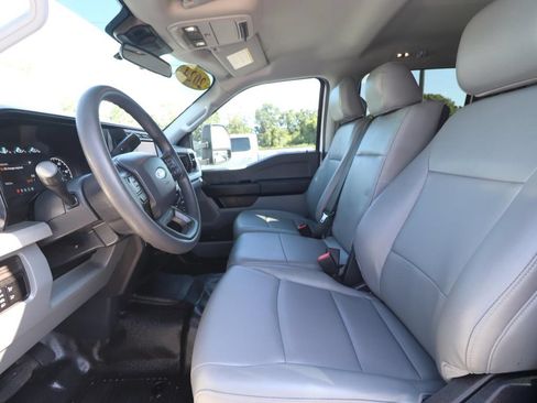 Used 2024 Ford F550 4x4 Crew Cab Super Duty image 2