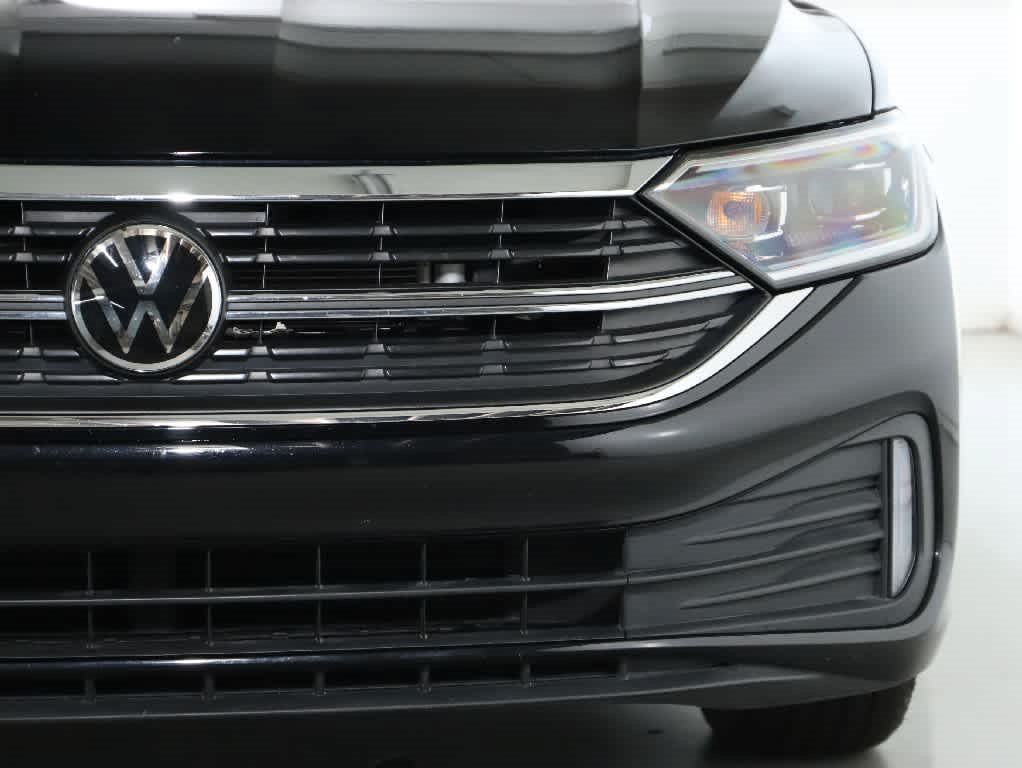 Used 2024 Volkswagen Jetta SEL FWD image 6