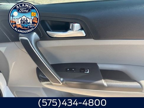 Used 2022 Kia Sportage LX image 17