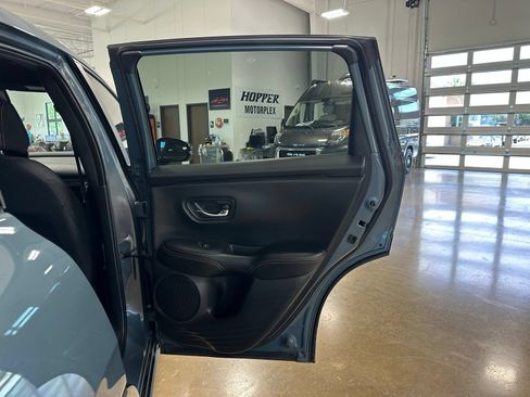 Used 2025 Honda HR-V Sport image 31