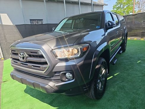 Used 2016 Toyota Tacoma SR5 w/ SR5 Appearance Package (SN) AWD/4WD image 10