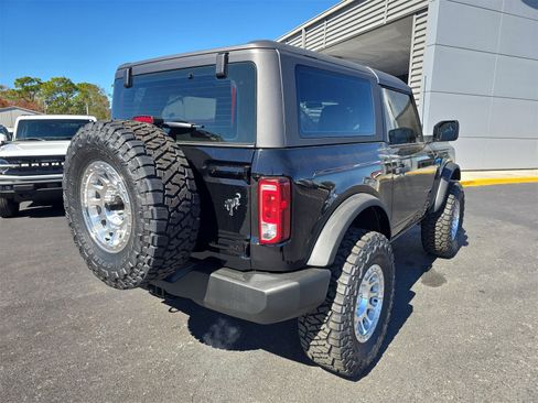 New 2025 Ford Bronco Base image 4