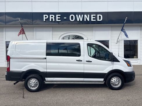 Used 2024 Ford Transit 250 Low Roof AWD w/ Exterior Upgrade Package image 4