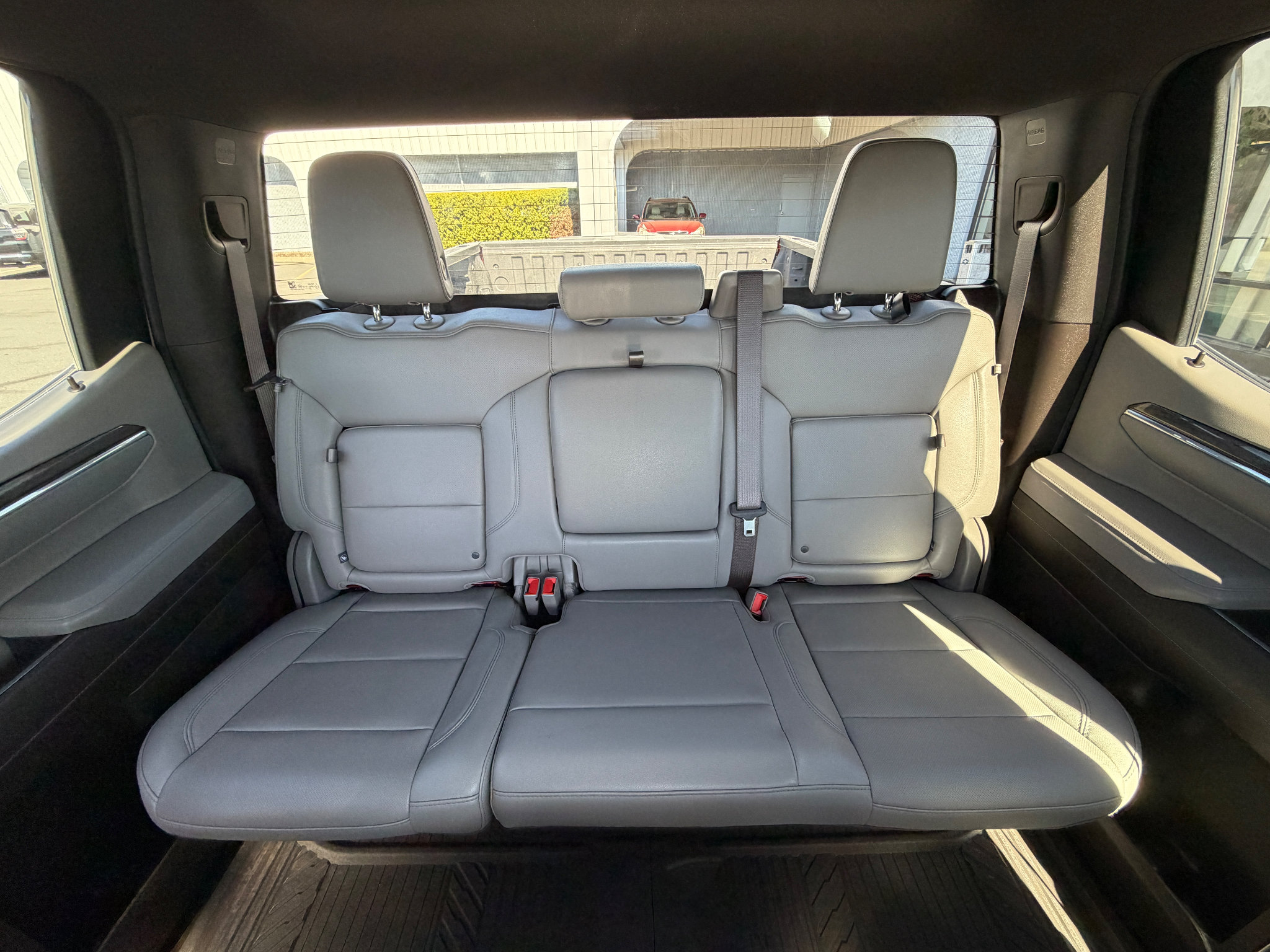 Used 2024 Chevrolet Silverado 1500 LTZ AWD/4WD image 4