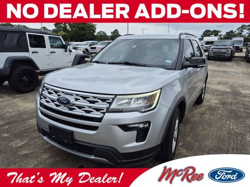 Used 2018 Ford Explorer XLT w/ Equipment Group 201A FWD image 1