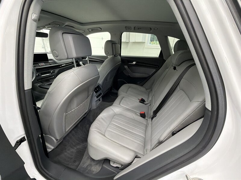 Used 2019 Audi Q5 2.0T Premium Plus w/ Premium Plus Package AWD/4WD image 12