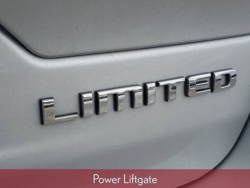 Used 2023 Jeep Grand Cherokee Limited image 8