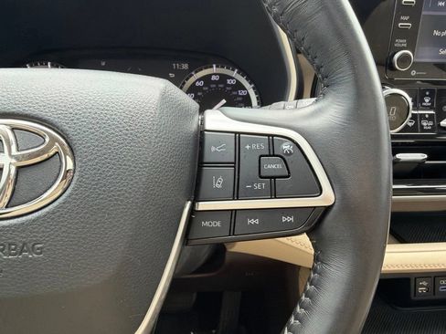 Used 2022 Toyota Highlander Limited AWD/4WD image 28