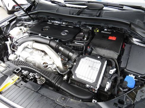 Used 2025 Mercedes-Benz GLA 250 4MATIC image 7