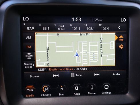 Used 2023 Jeep Renegade Latitude w/ Sun & Fun Group image 29